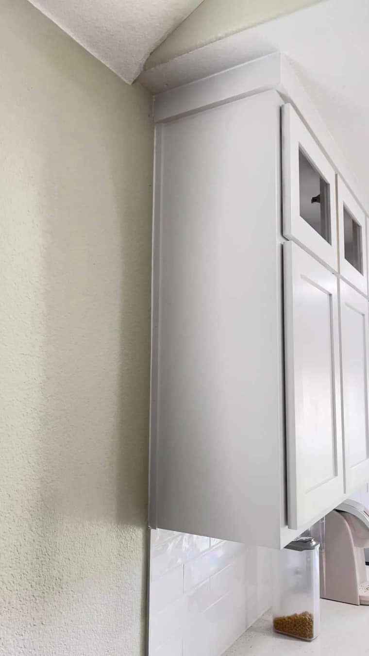 Custom cabinet corner detail with crown molding in Corpus Christi kitchen