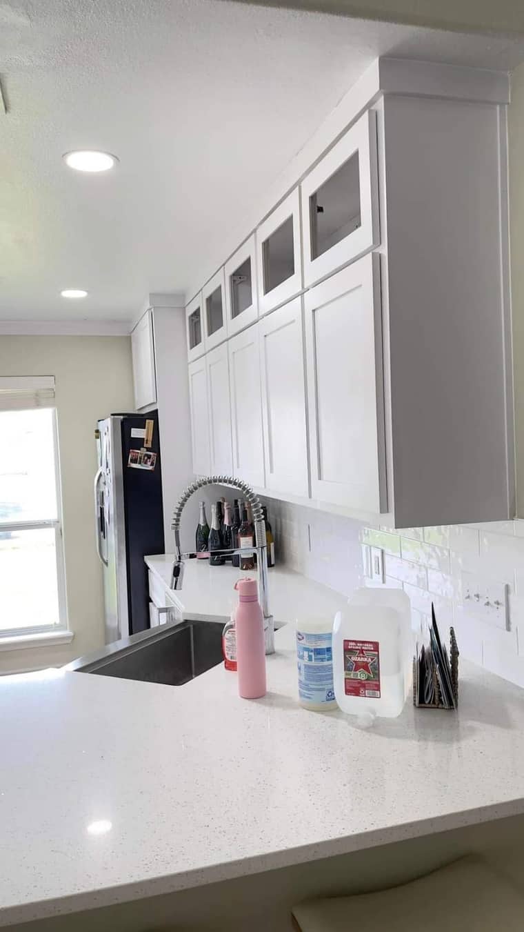Kitchen upgrade Corpus Christi — glass-front upper cabinets